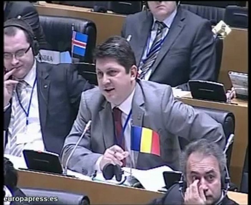 Moratinos aboga por el diálogo con Cuba