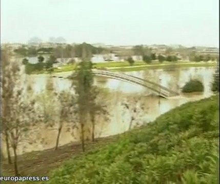 El Guadiana inunda los alrededores del río