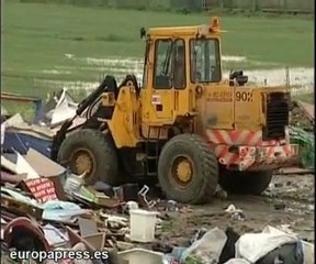 Descargar video: Desalojo de chabolas por el temporal