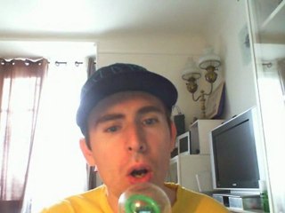 Wiwi égratigne "Paris je t'aime d'amour"