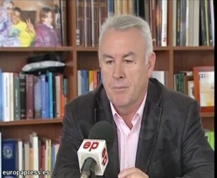 Cayo Lara acusa al Gobierno de prepotencia