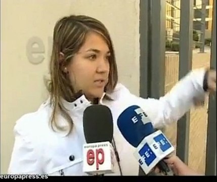 Muere una niña tras caer de un ático