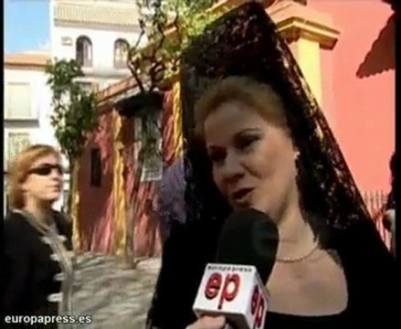 Procesiones, nazarenos, mantillas y torrijas