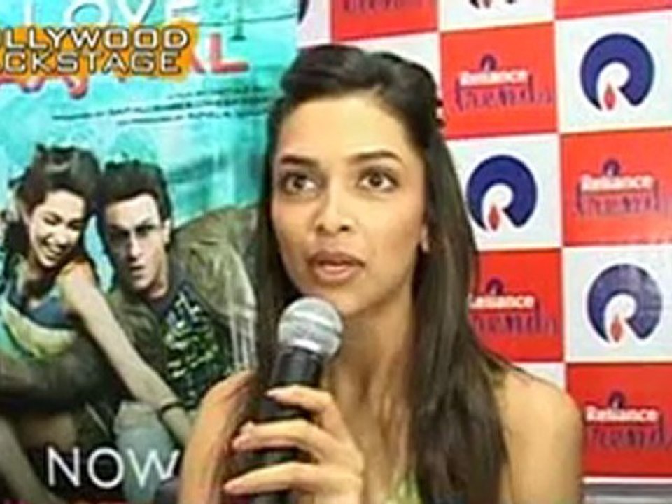 Katrina Kaif & Deepika at WAR!