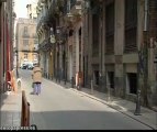 Dos hombre disparan a las palomas en Valencia