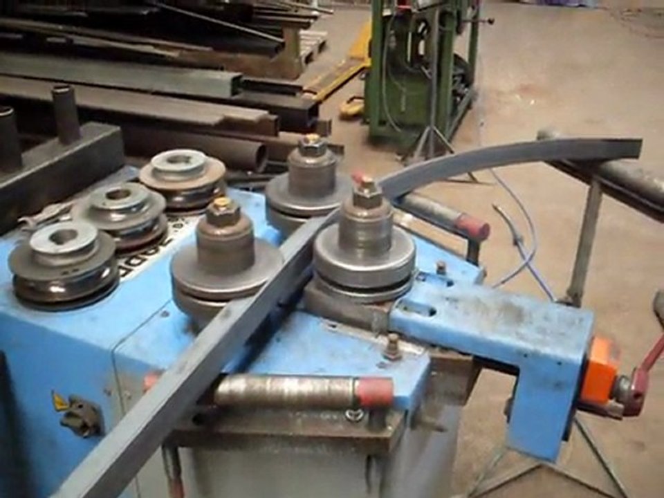 ferronnerie d'argoat  cintrage d'un profil en fer T de 50 mm