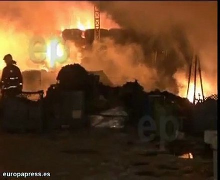 Arden 500 toneladas de residuos en Barcelona