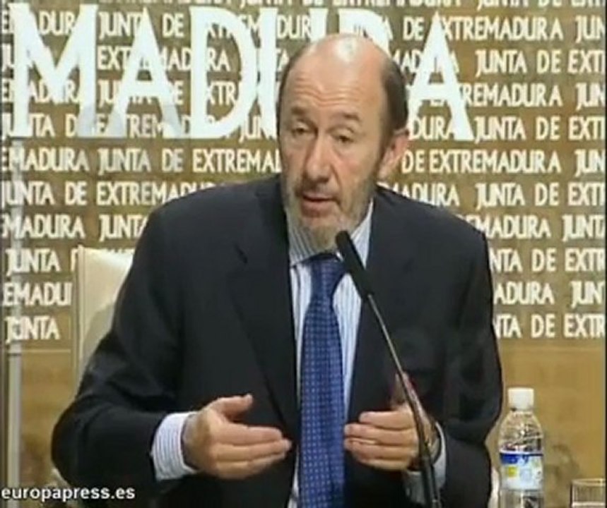 Rubalcaba avala el auto de Grande-Marlaska