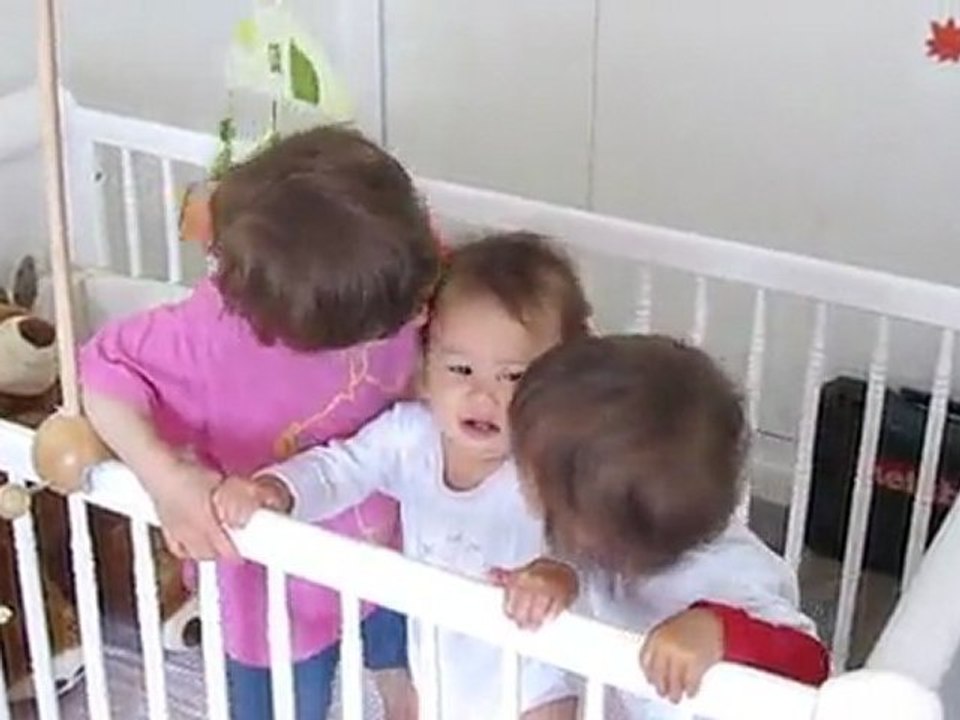 Les cousins dans le lit