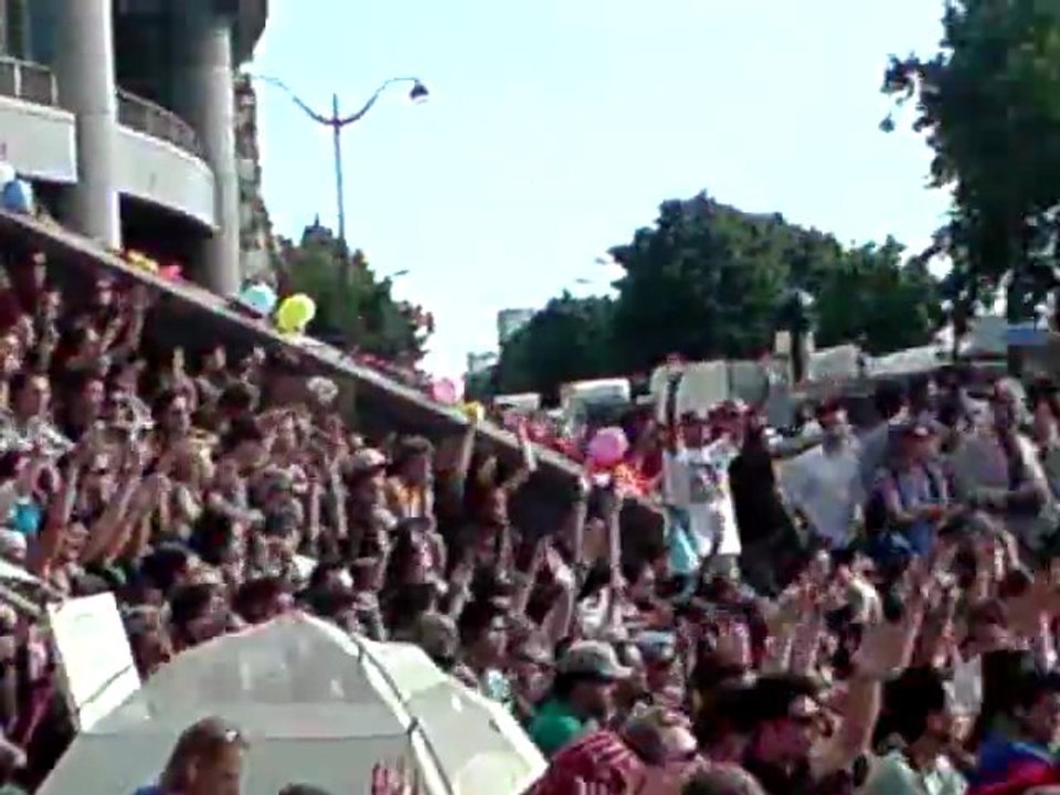 "Les indignés " le 29 Mai Paris Bastille 18h38 (2011) Rassemblement  "Prise de la Bastille" de Démocratie réelle maintenant !