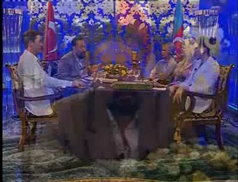 Şu an dünyayı yönlendiren, İsa Mesih, Hz. Hızır (as) ve Hz. Mehdi (as)'dır.