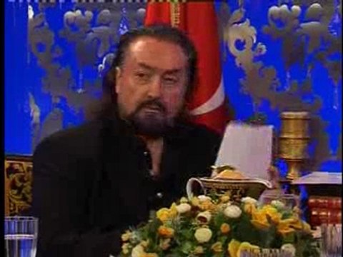 Türk milliyetçileri ve cemaatler vesilesiyle Allah çok güçlü bir Türkiye meydana getirdi, aksinde Türkiye otuz kere parçalanırdı.