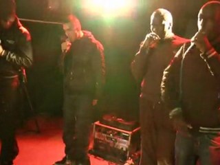 41 Art-mé - Enfermé dehors