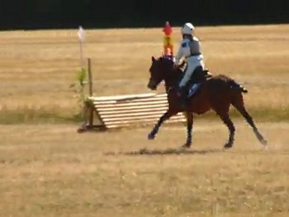 Gwenaelle apprend à voler! (Chute cross Galopade)
