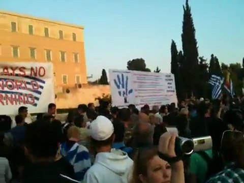 8η ημέρα Αγανακτισμένων Σύνταγμα πανό