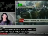 Estudiantes de Chile afuera del Ministerio de Educación