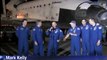 Transbordador Endeavour aterriza tras su última misión espacial