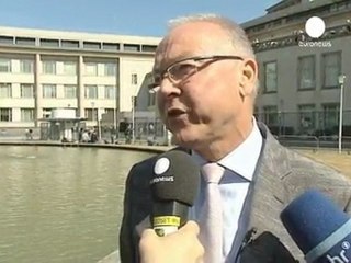 Un avocat des familles de victimes de Srebrenica accuse...