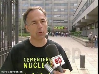 Greenpeace se manifiesta ante Industria