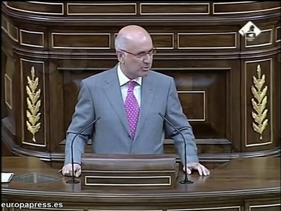 CIU asume "responsabilidad" y se abstiene
