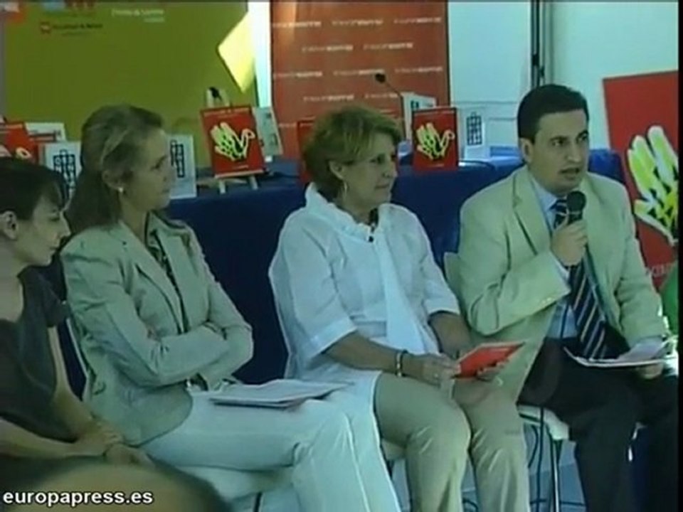 Froilán, con su madre, presentando libro