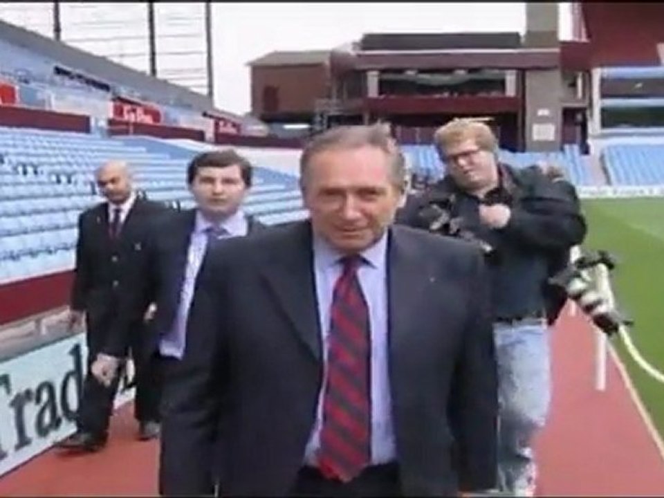 Houllier als Trainer Aston Villas zurück getreten