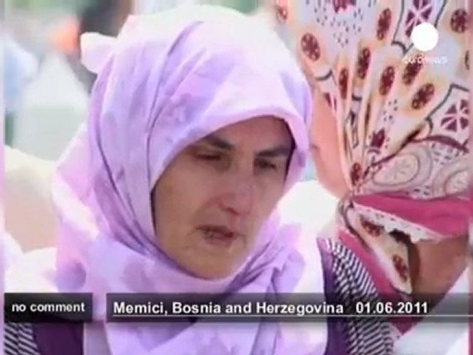 Les corps de victimes de la guerre de... - no comment