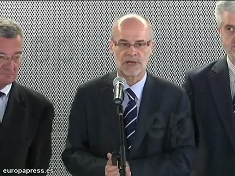 Castells pedirá comparecer en el Parlament