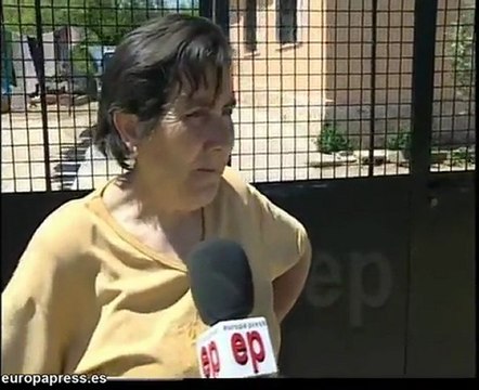 Asaltaban los chalets y comían en ellos