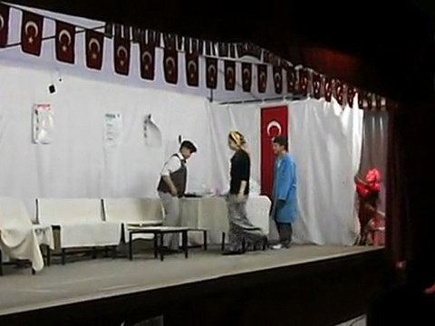 Vezirhan İlköğretim Okulunda tiyatro