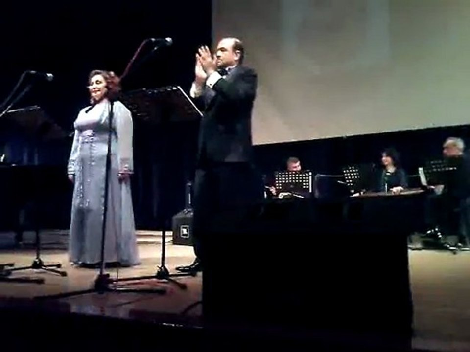 1.Uluslararası Bienal İzmirde - Horon