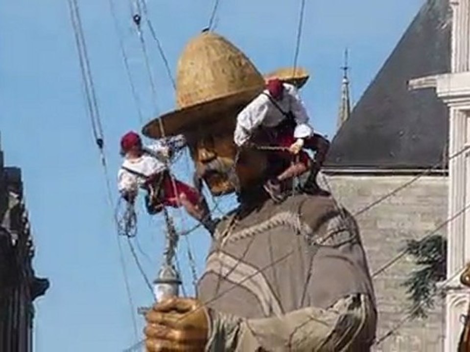 Liliputiens sur les épaules du géant Capesino - Royal de Luxe - Nantes - Mai 2011