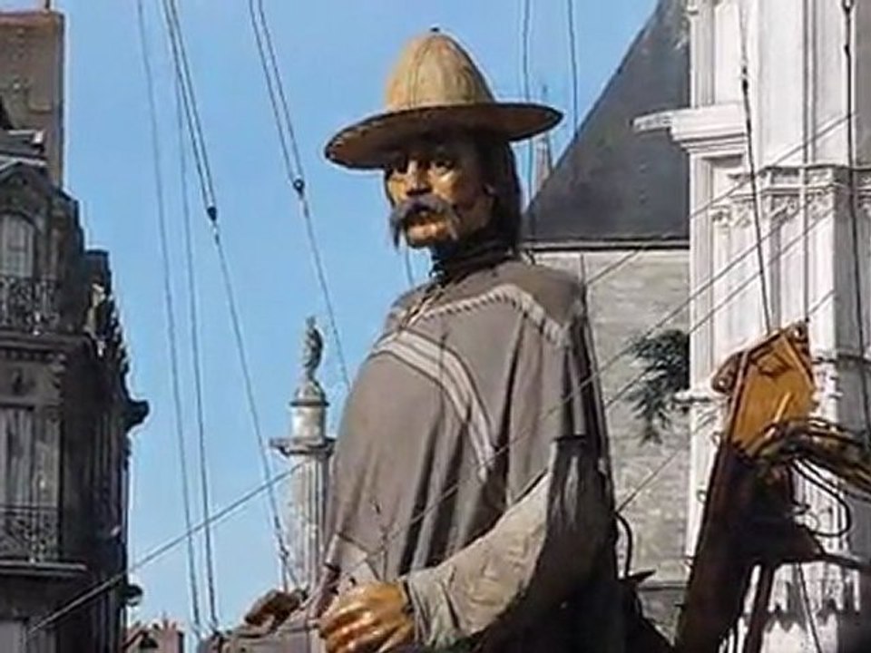 Géant Campesino nous regarde - Royal de luxe - Nantes - mai 2011