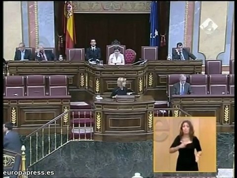 UPyD critica actitud de Zapatero ante TC