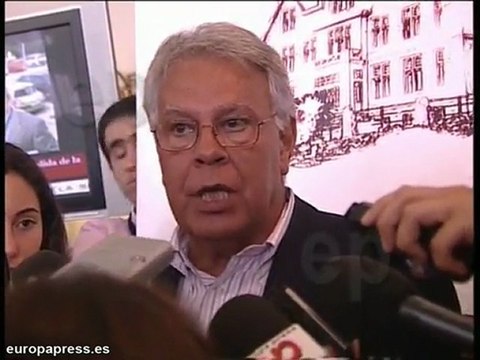 Felipe González apoya la teoría de Aznar