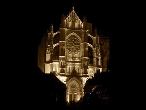 La CATHEDRALE haute en couleur - Beauvais