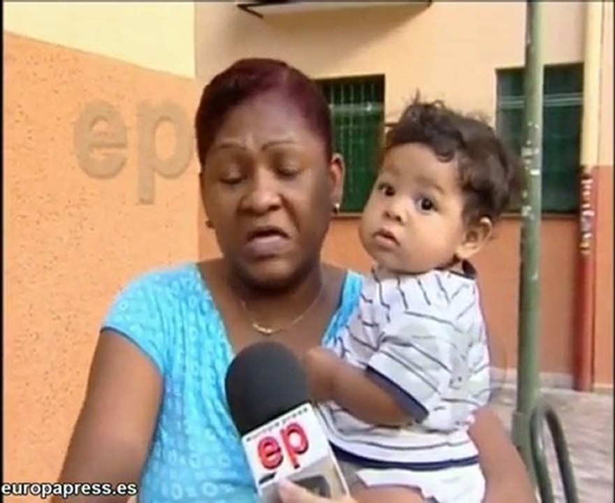 Ocho heridos leves tras incendiarse su vivienda