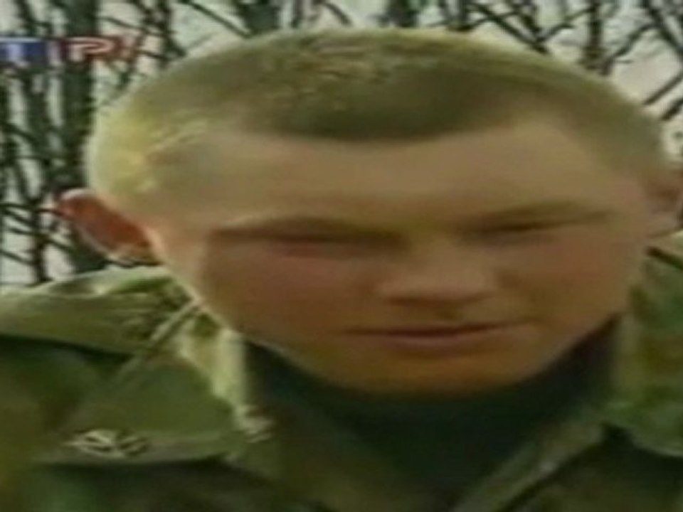 русскии солдатик в горах Чечни