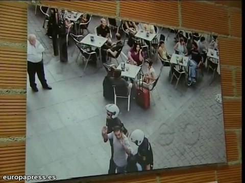 Fotografías que denuncian redadas policiales