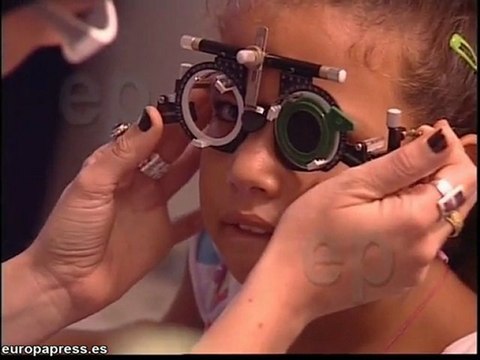 Revisión de la vista a niños de acogida