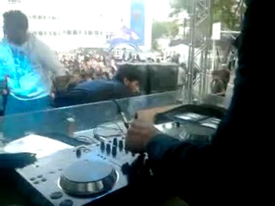 DJ ARDA CEYLAN - ÇANKAYA ANADOLU LISESI BAHAR SENLIGI CANLI PERFORMANS