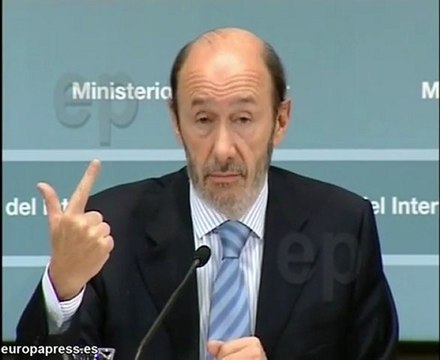 Rubalcaba asegura que informa al PP sobre ETA