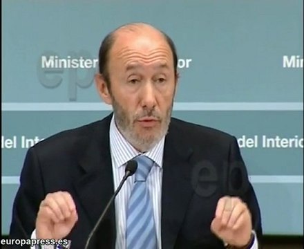 Rubalcaba: Acabar con ETA cumpliendo la ley