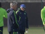 Guus Hiddink chce do Chelsea