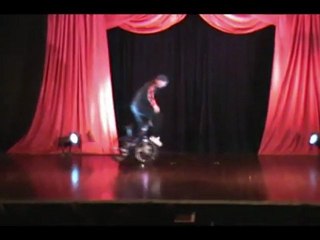 TOMAS-velo show-presents Art agency Valentino