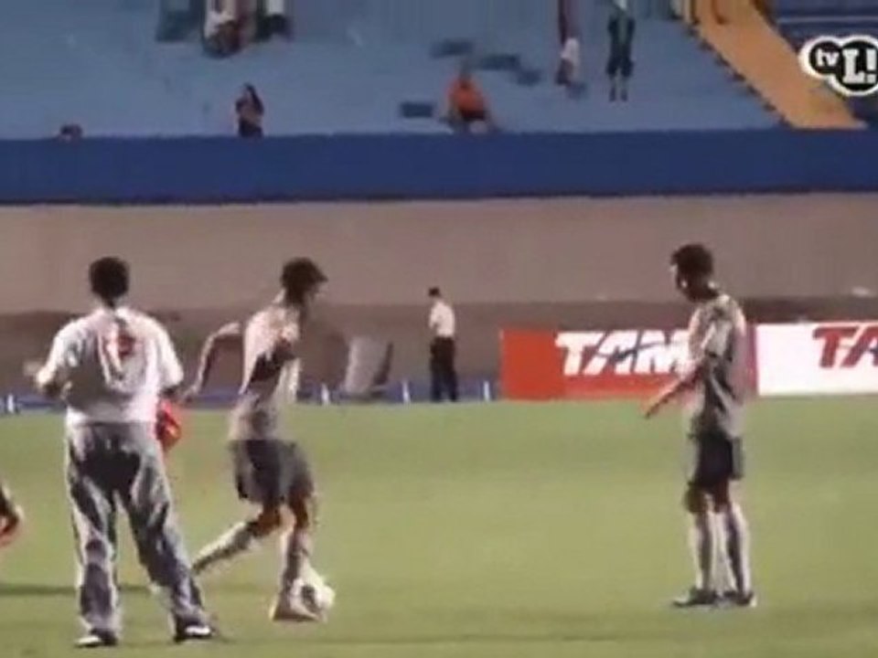 Robinho et Lucas en mode Joga Bonito