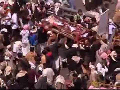 Yemeni president 'injured' after palace shelled