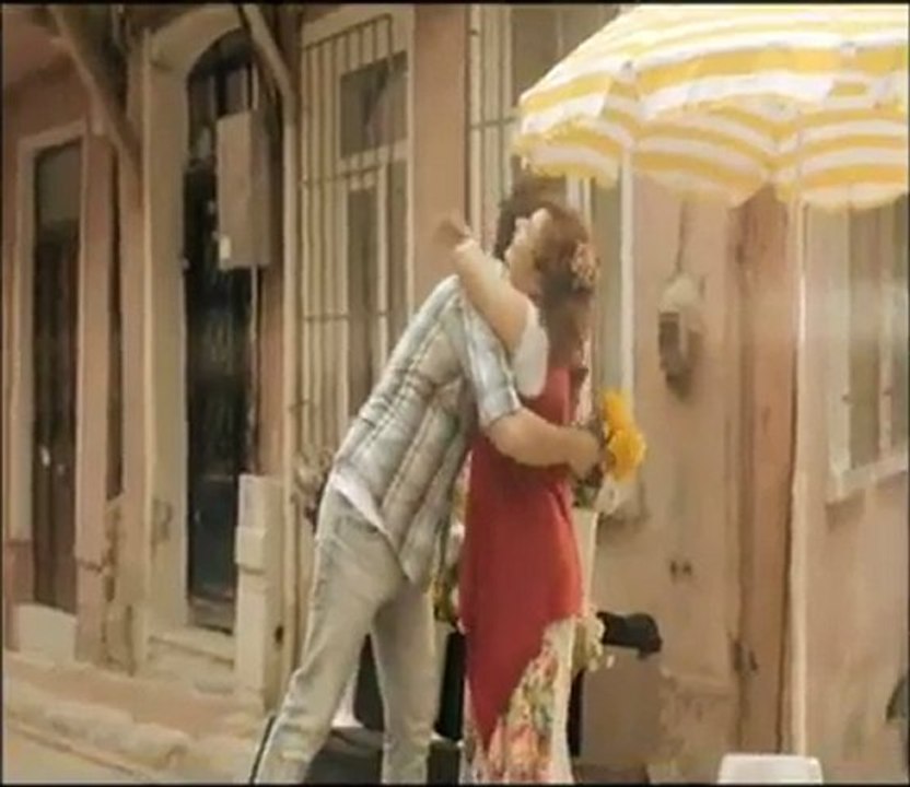 Özgün - Sadece Arkadaşız (2011)