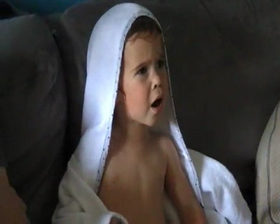 Nathan regarde Mickey