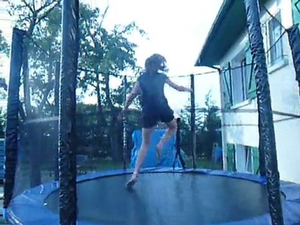 P1360610 ESSAI AU TRAMPOLINE